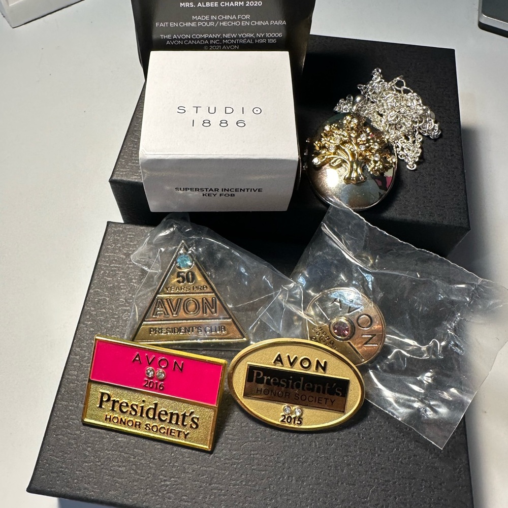 Avon Representative Jewelry 7-pieces